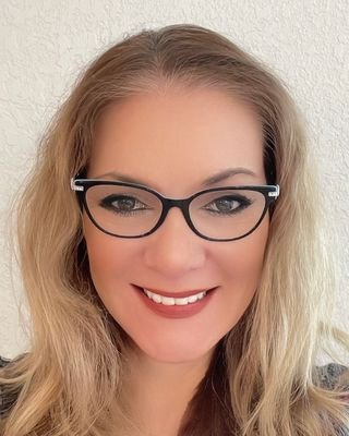 Dr. Delia Nieves-Arvelo